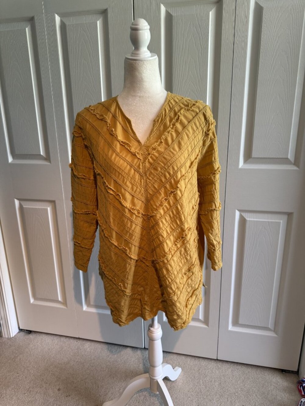 Coldwater Creek Yellow Gold V-Neck Tunic Blouse Textured Ruffle Stripes Medium